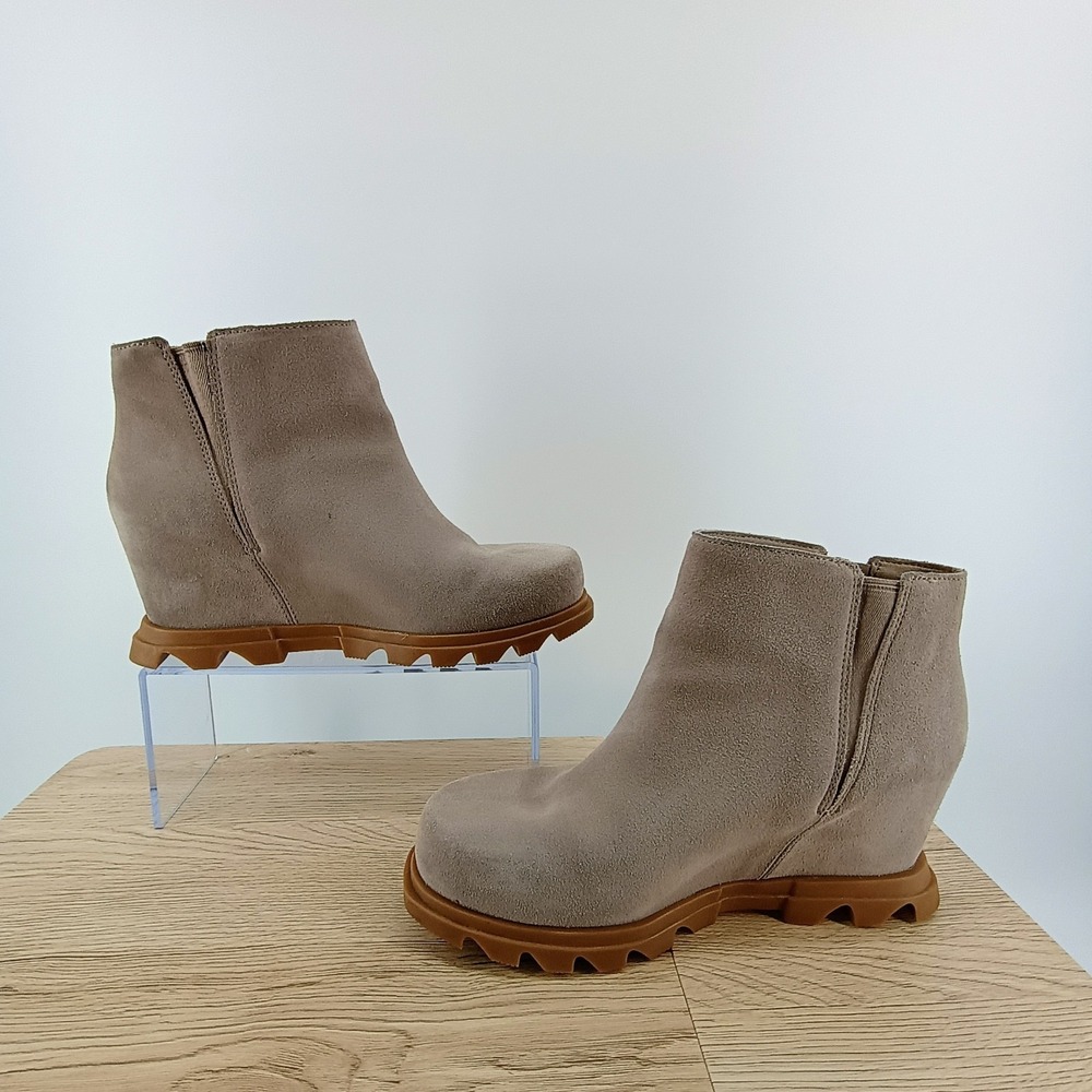 Sorel Joan of Arctic Wedge III Zip Women Size 9 Beige Leather Ankle Bootie Heels